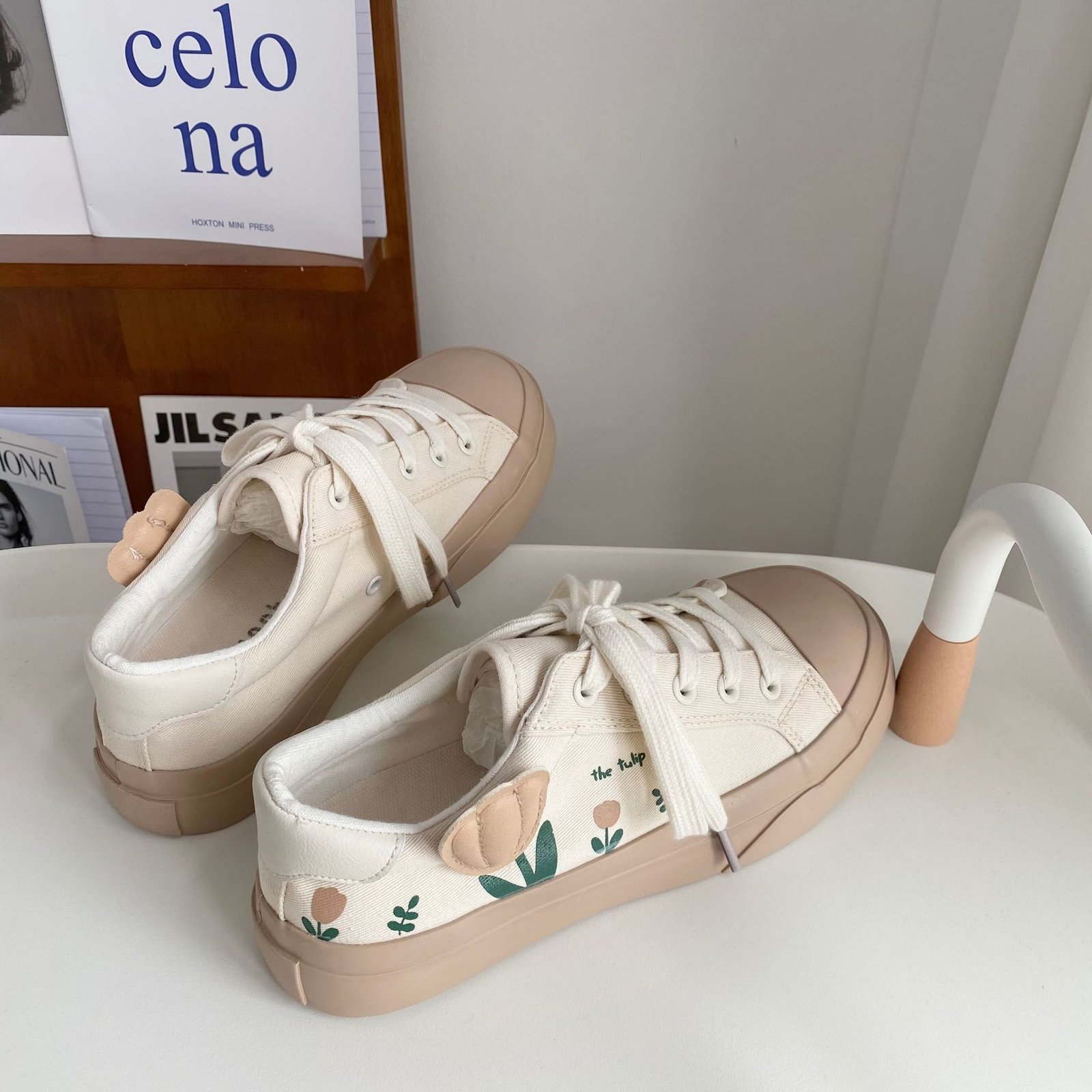 Retro Classic Sneakers - Image 5