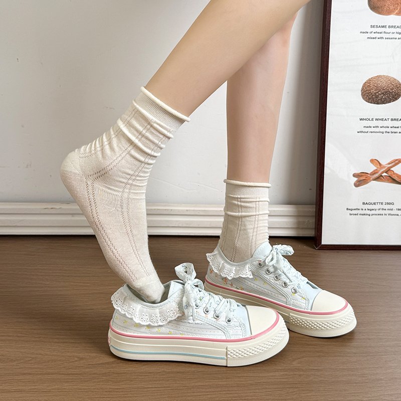 New Canvas Shoes - Image 7
